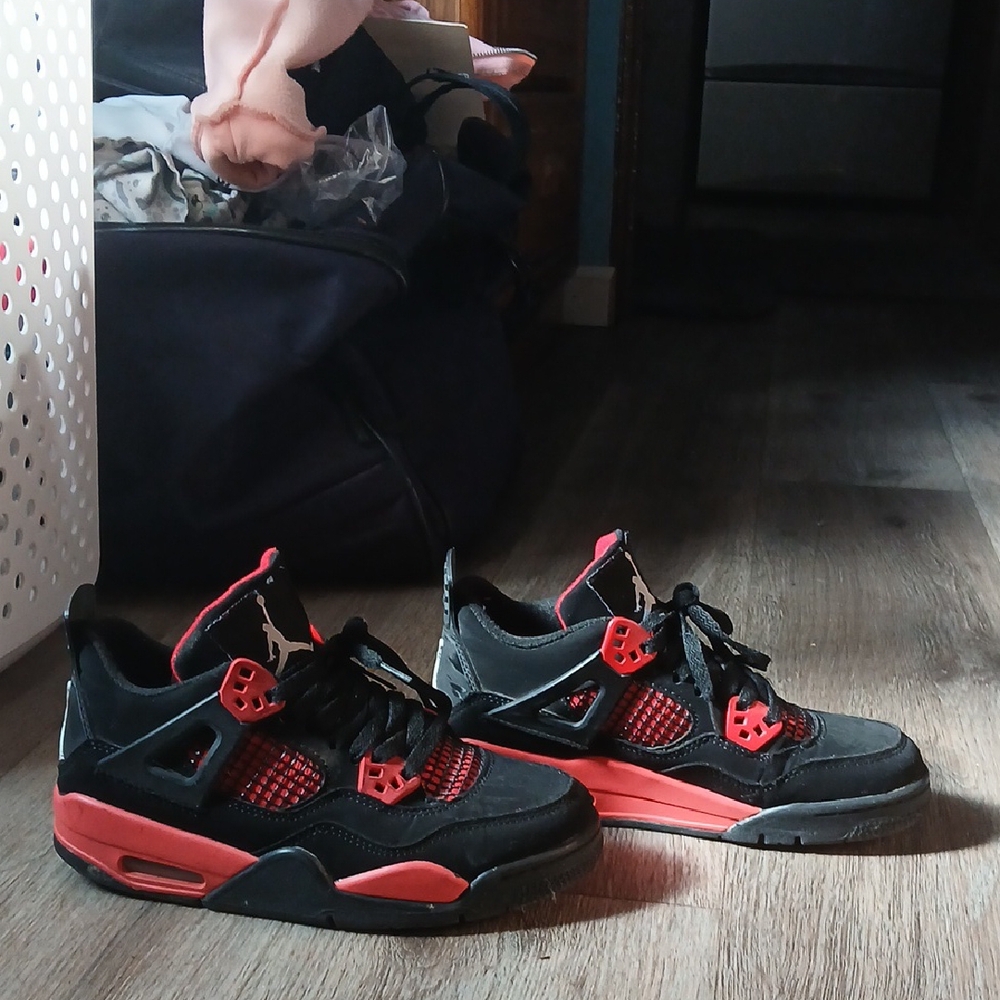 Womens Jordan 4,s From DH gate